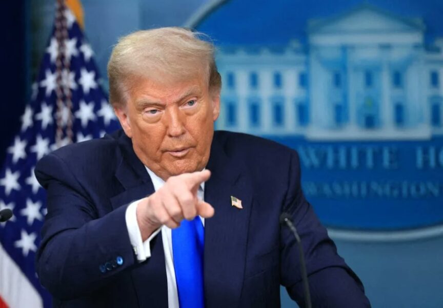 La Diplomacia a Puntallos: EE. UU. Impone Aranceles a Países Europeos por Intereses en Groenlandia y Esteriliza Relaciones con la Unión Europea