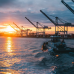 Gigante naval estadounidense atraviesa el Canal de Suez en señal de fuerza hacia Irán