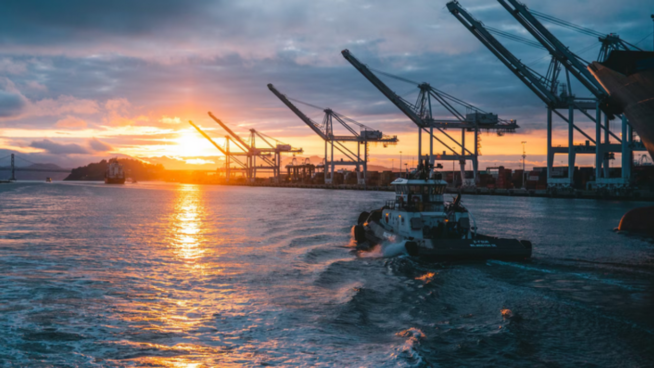 EE.UU. garantiza protección financiera de hasta 20.000 millones para buques en el Estrecho de Ormuz